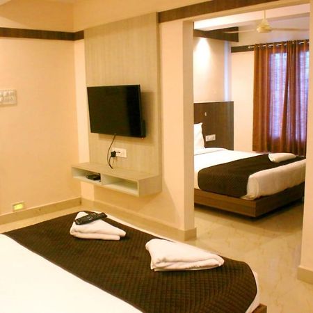 Hotel Sakura Inn โฮซูร์ ภายนอก รูปภาพ