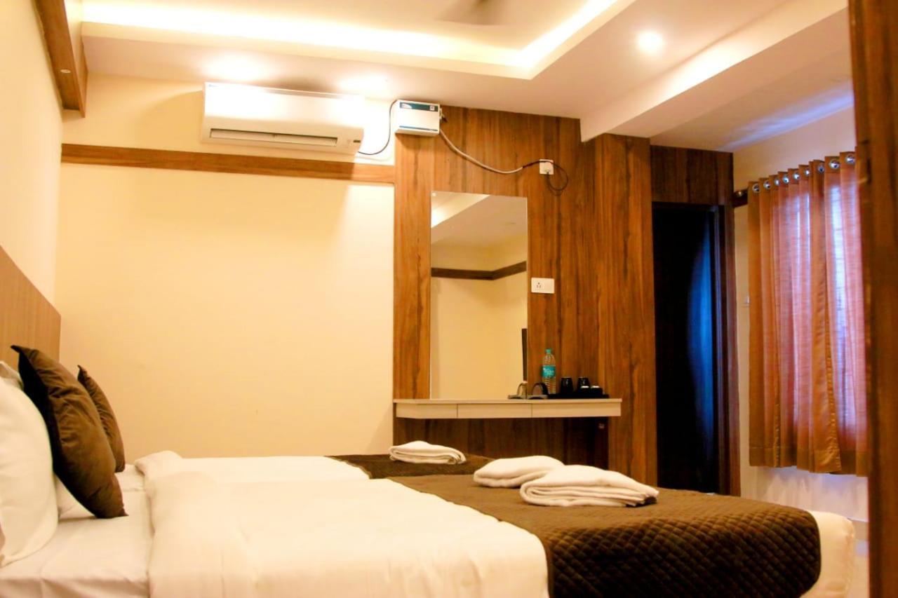 Hotel Sakura Inn โฮซูร์ ภายนอก รูปภาพ