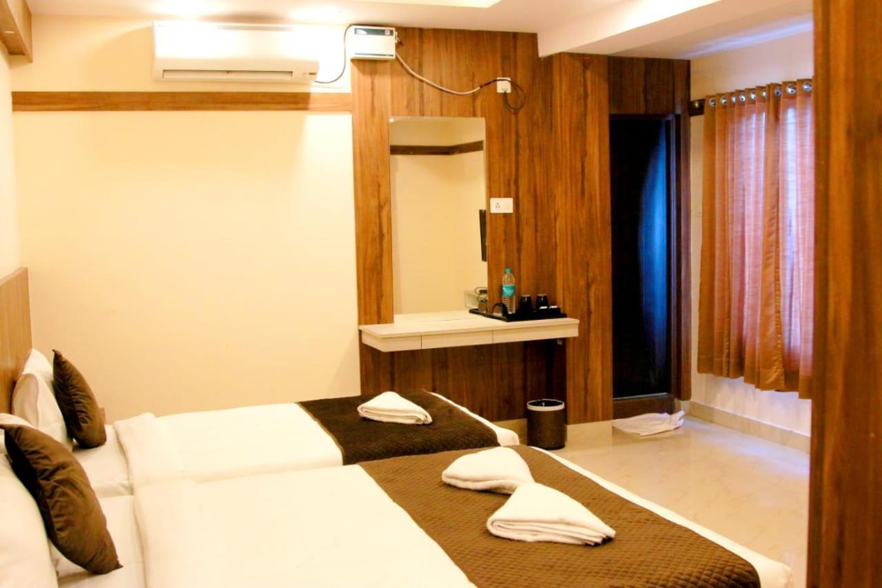 Hotel Sakura Inn โฮซูร์ ภายนอก รูปภาพ