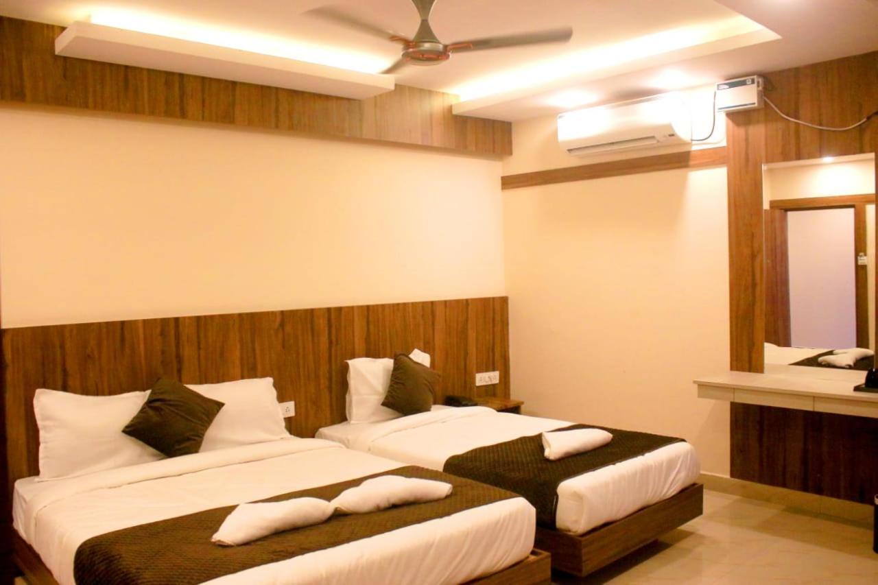 Hotel Sakura Inn โฮซูร์ ภายนอก รูปภาพ