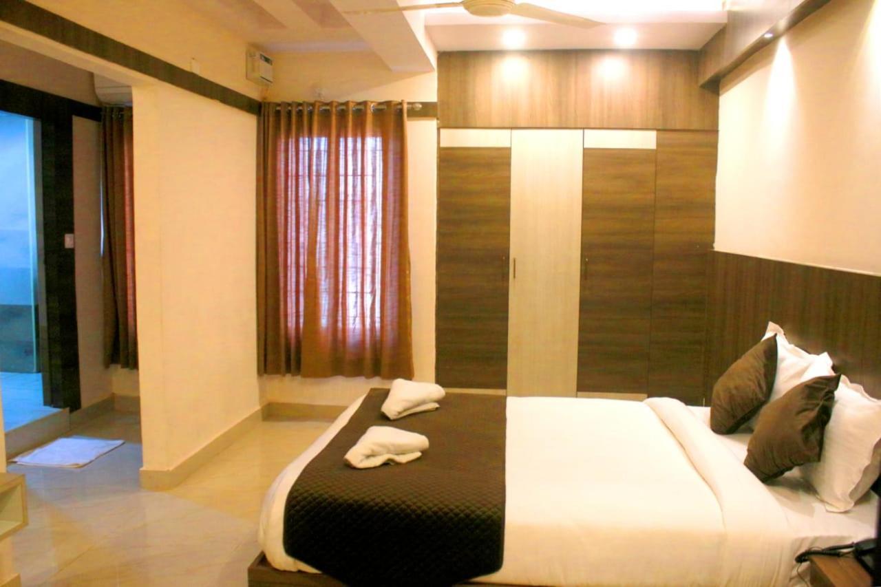 Hotel Sakura Inn โฮซูร์ ภายนอก รูปภาพ
