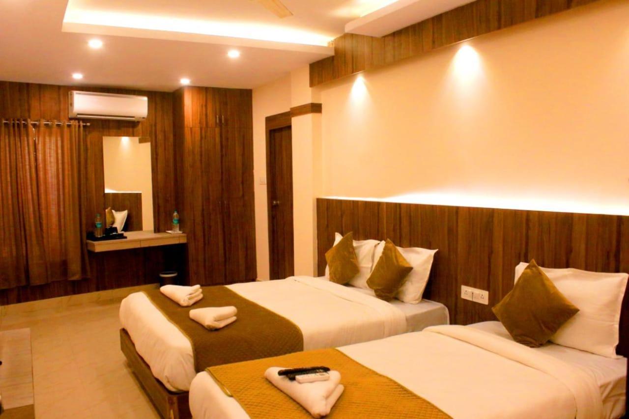 Hotel Sakura Inn โฮซูร์ ภายนอก รูปภาพ